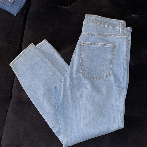 Jeans - Picture 3 of 4